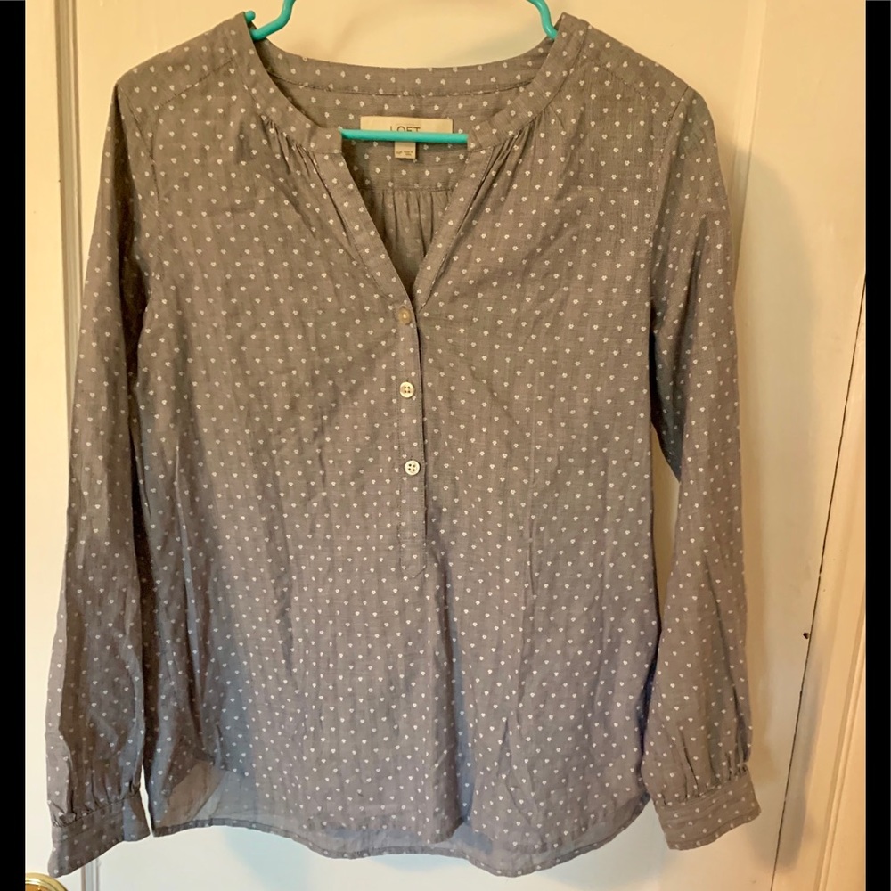 Lovely Loft gray white floral top